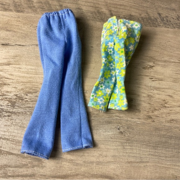 Vintage Barbie Blue and Floral Doll Pants Set - Picture 2 of 2